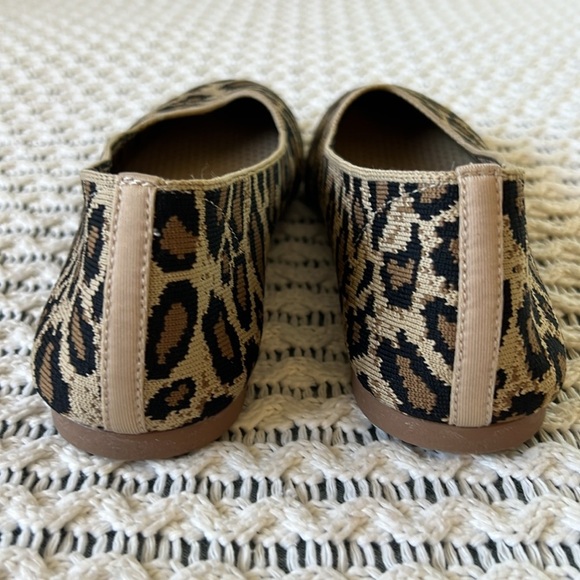 SKECHERS Leopard Cheetah Memory Foam Comfort Fit Ballet Flats | 7 - Picture 3 of 7